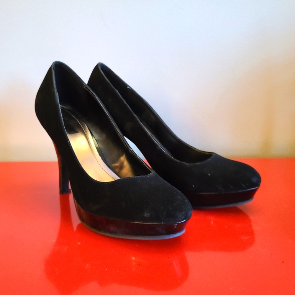 Gorgeous black heels, size 7